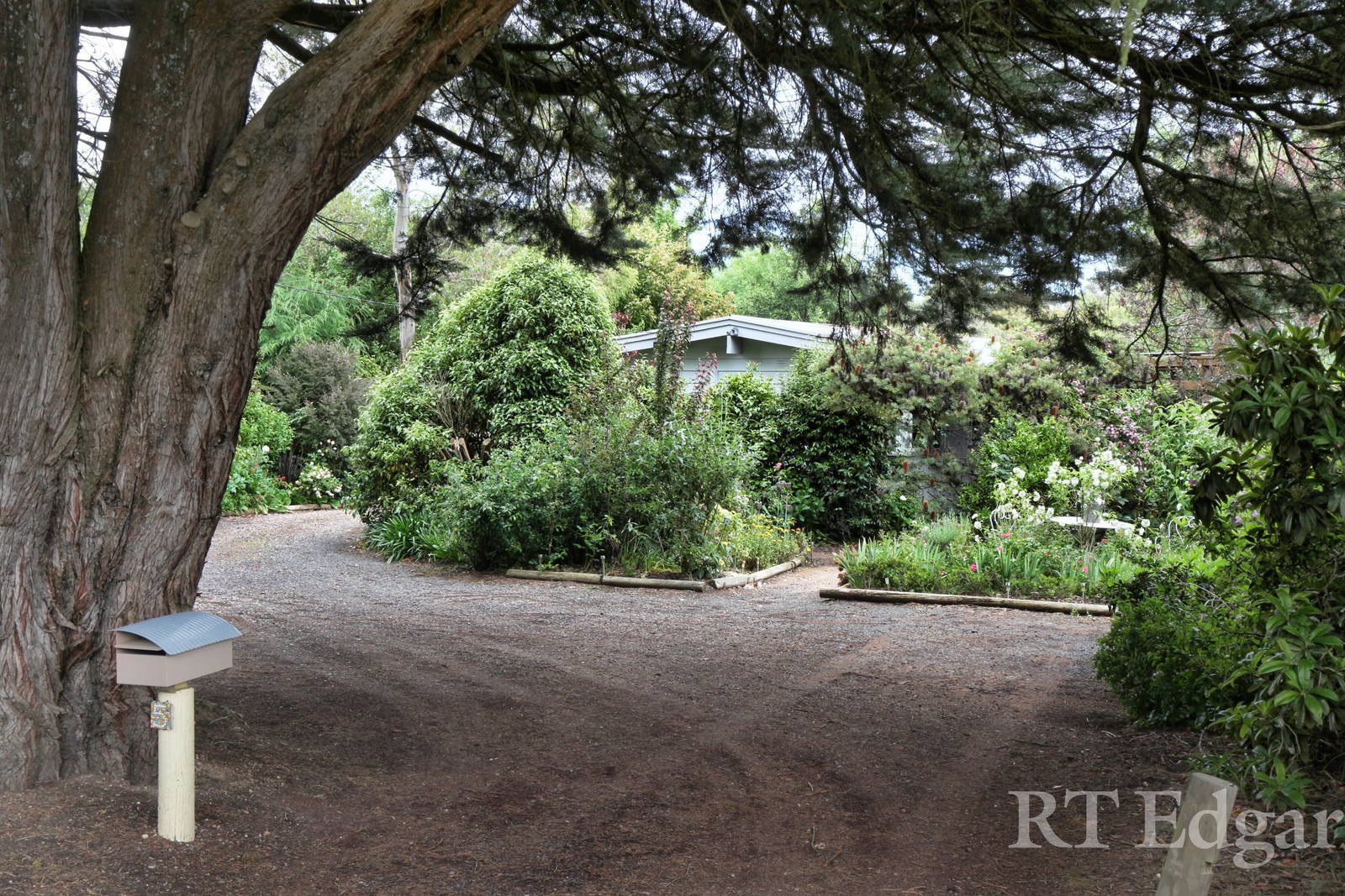 Real Estate and Property in 5 Morris Road, Woodend, VIC