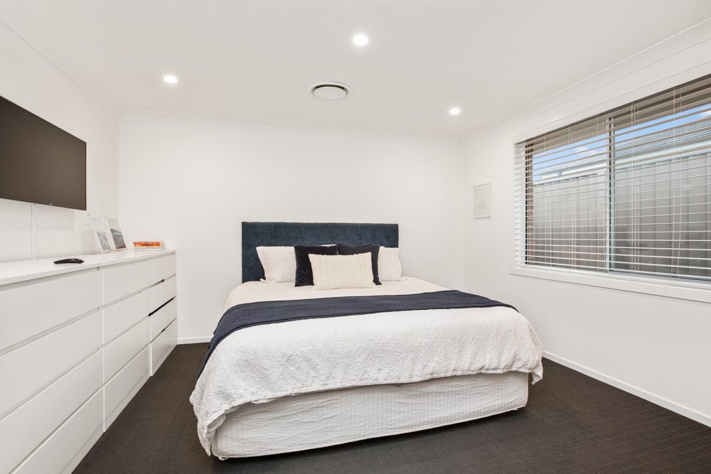 5 Morriway Close THORNTON 18