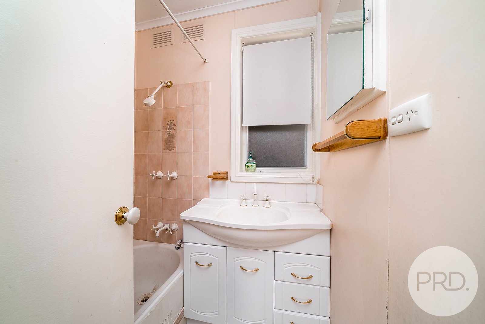 5 Moxham Street ASHMONT 9