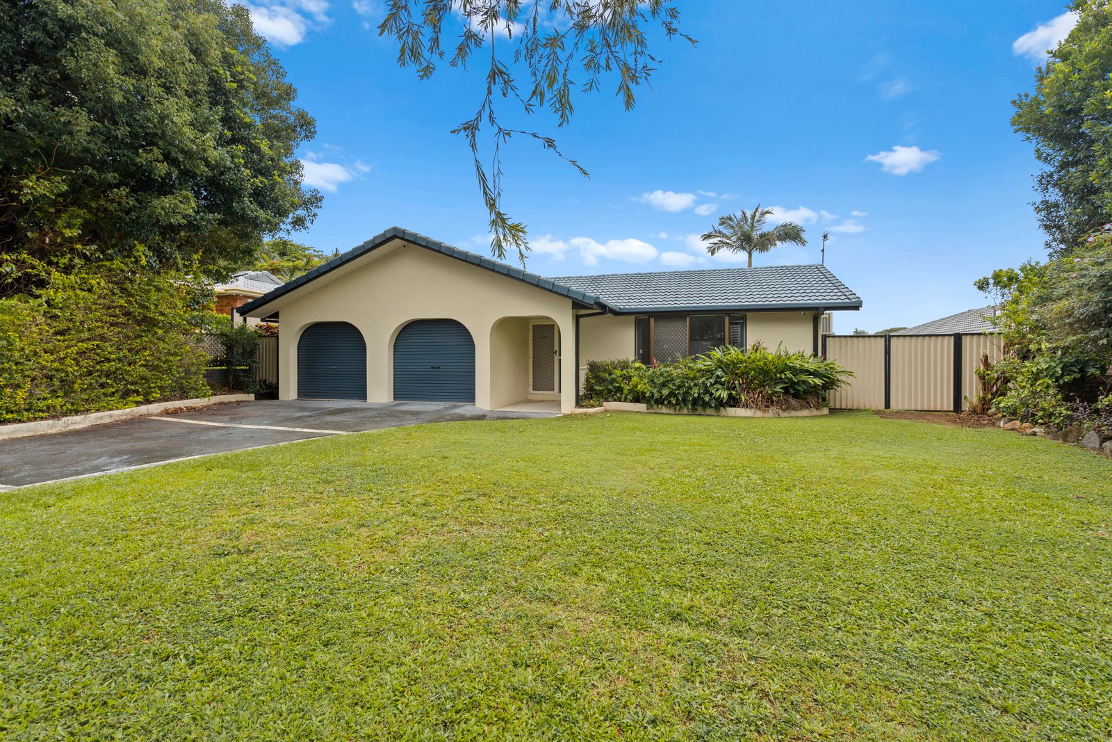 5 Muirfield Place BANORA POINT 2