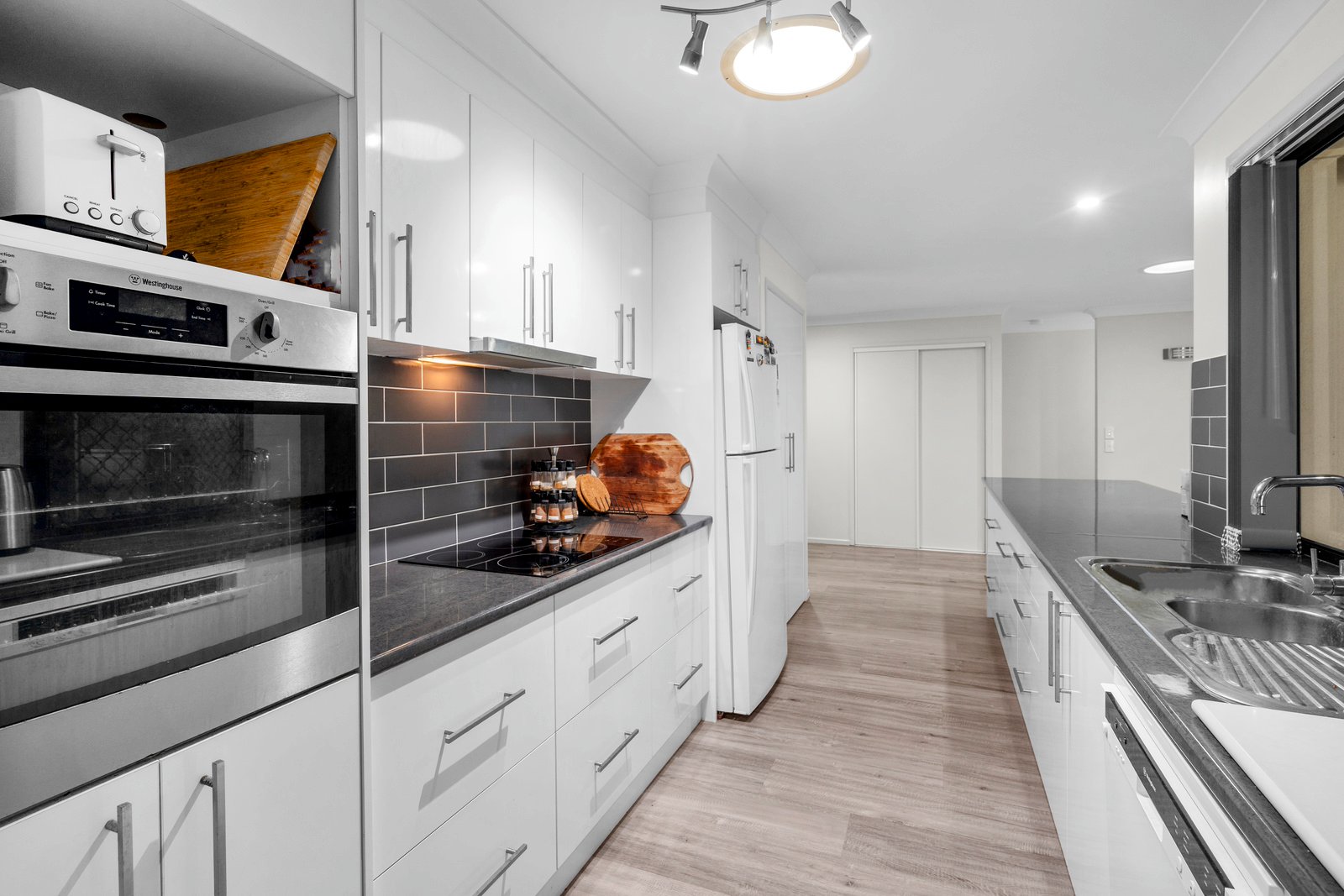 5 Muirfield Place BANORA POINT 4