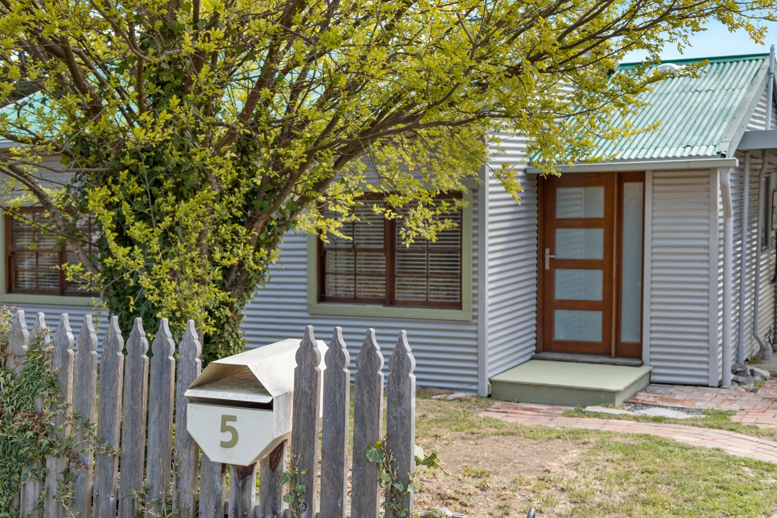 5 Mulga Street CAPTAINS FLAT 1