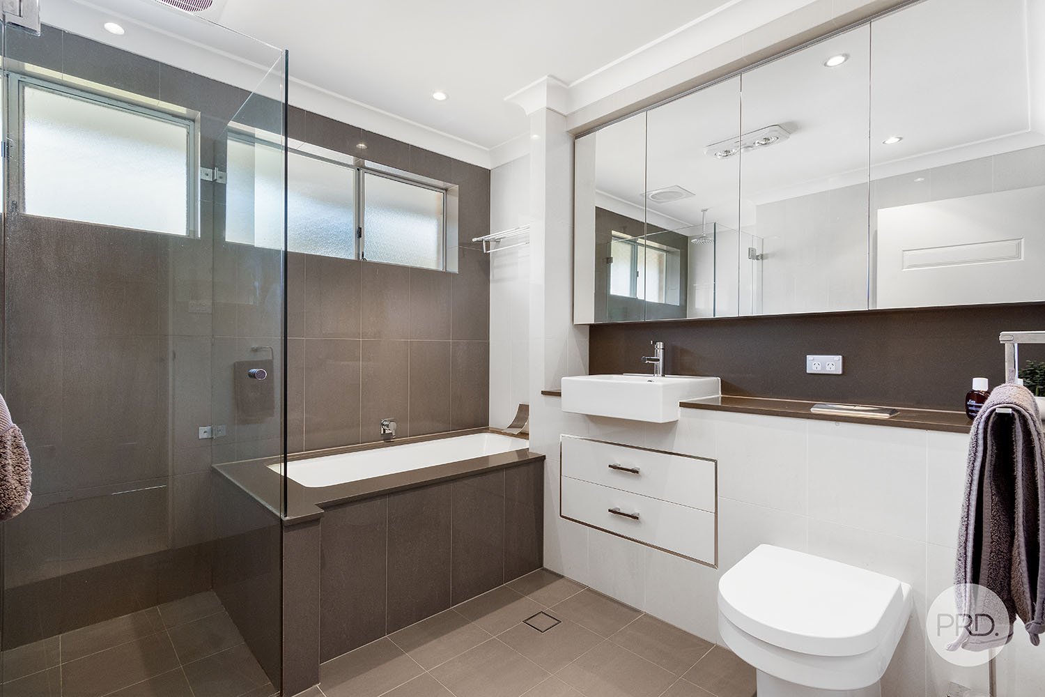 5 Myrtle Street OATLEY 6