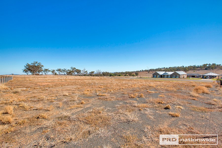 5 Nash Street TAMWORTH 9