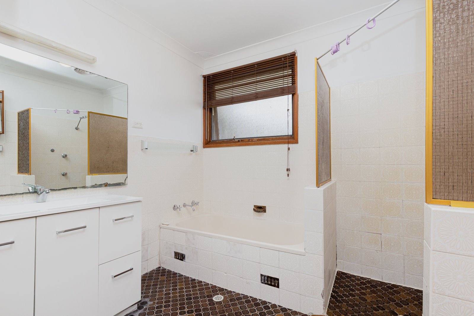 5 Nathan Close METFORD 9