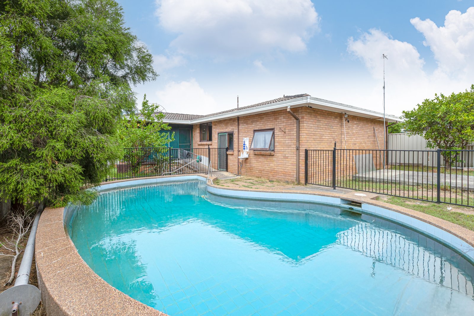 5 Nathan Close METFORD 14