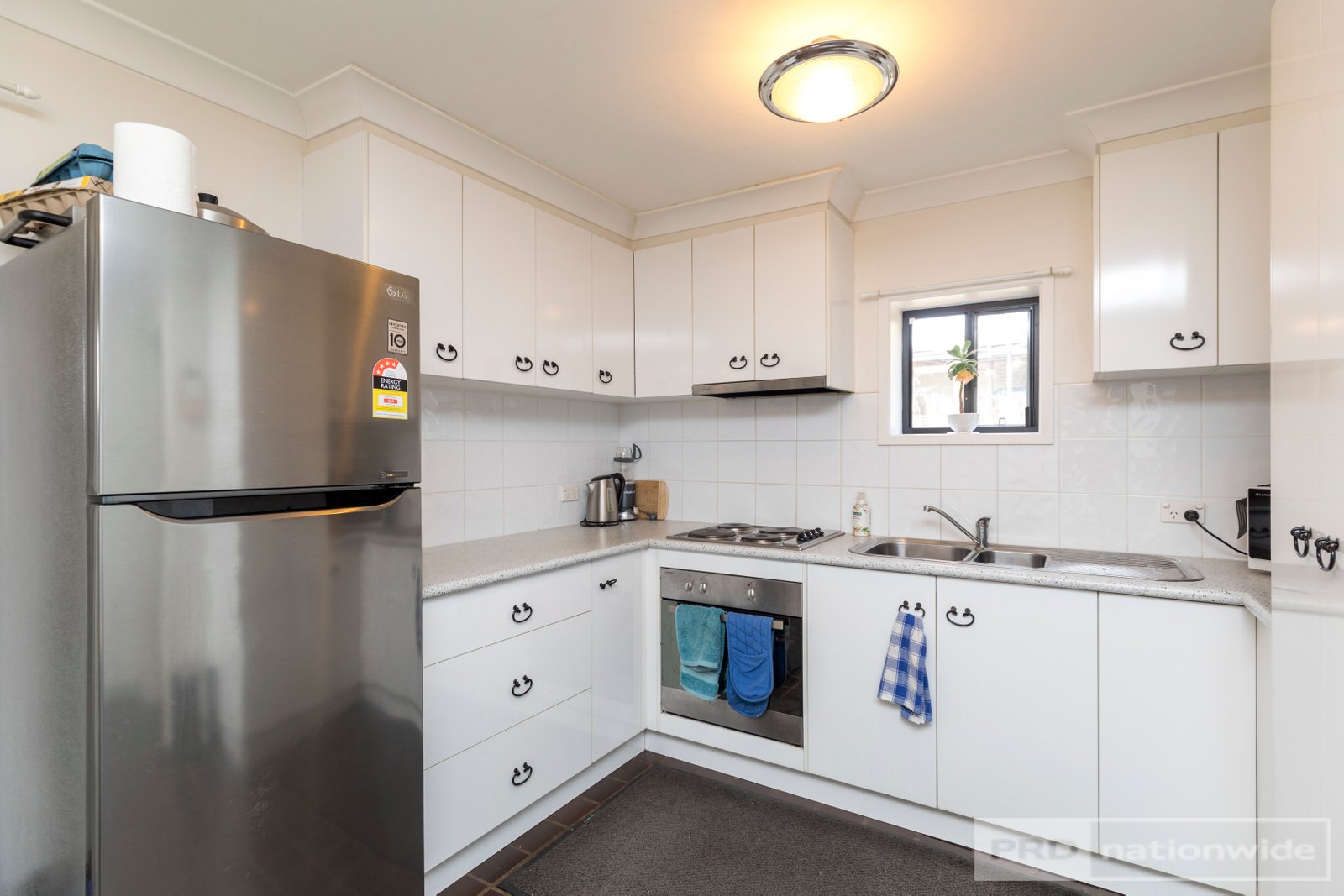 5 Neill Street ADELONG 2