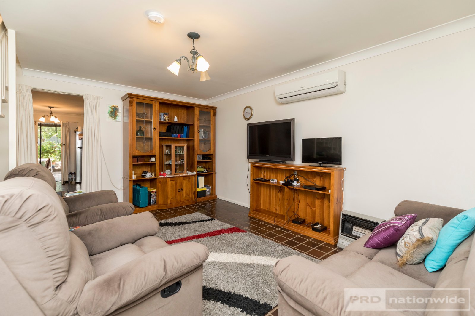 5 Neill Street ADELONG 4