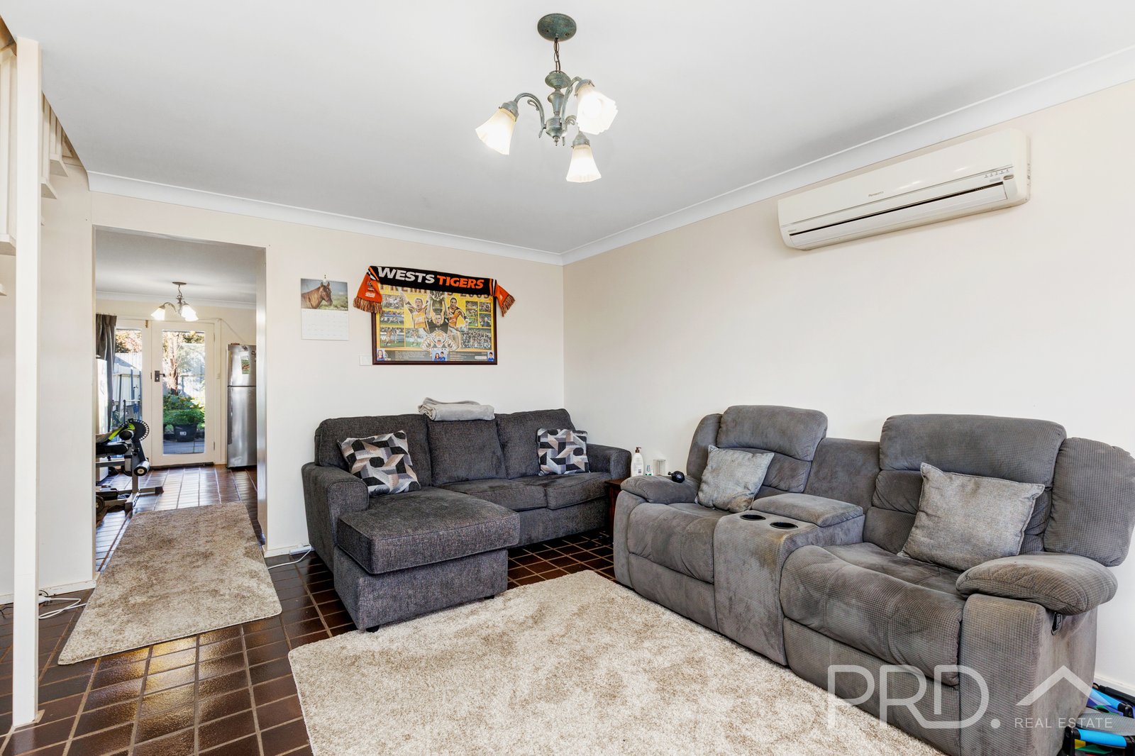 5 Neill Street ADELONG 5