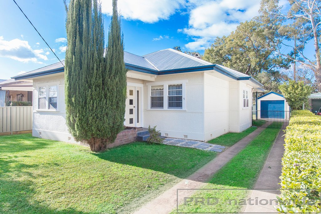 5 Nichols Street LORN 1