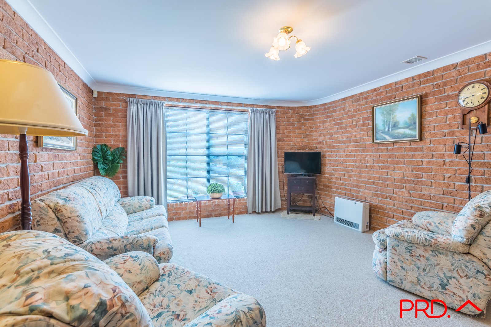 5 Noonga Crescent TAMWORTH 9