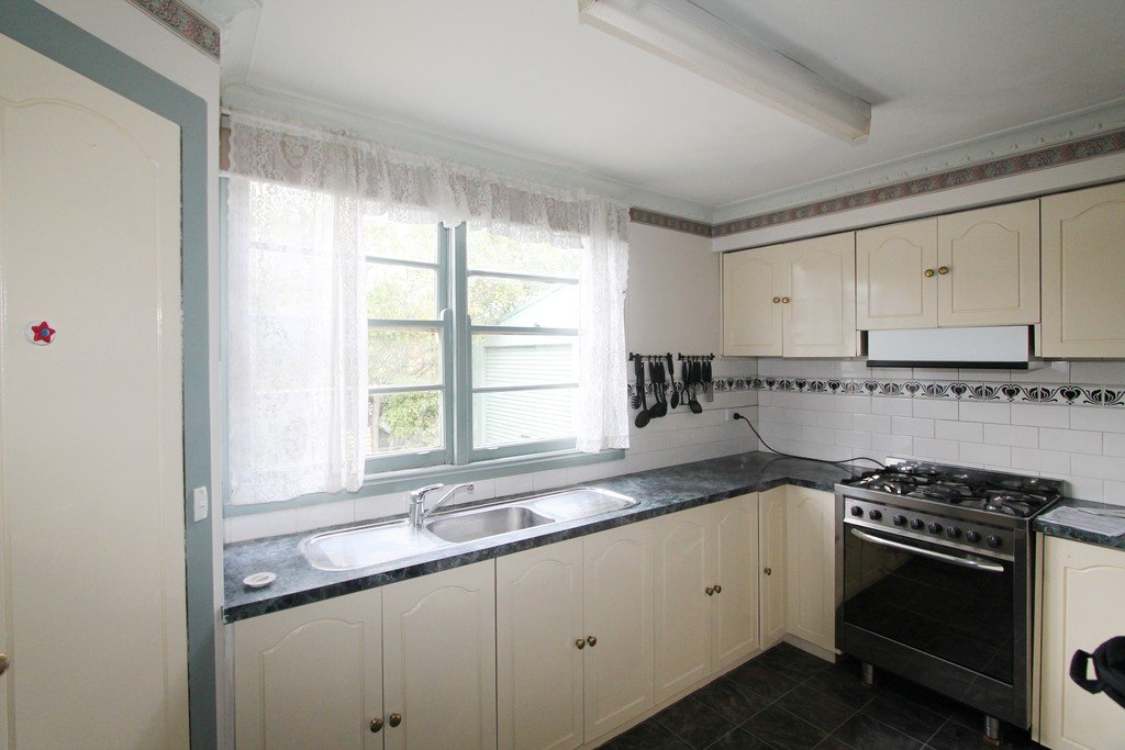 5 Oddie Street LAKE WENDOUREE 3