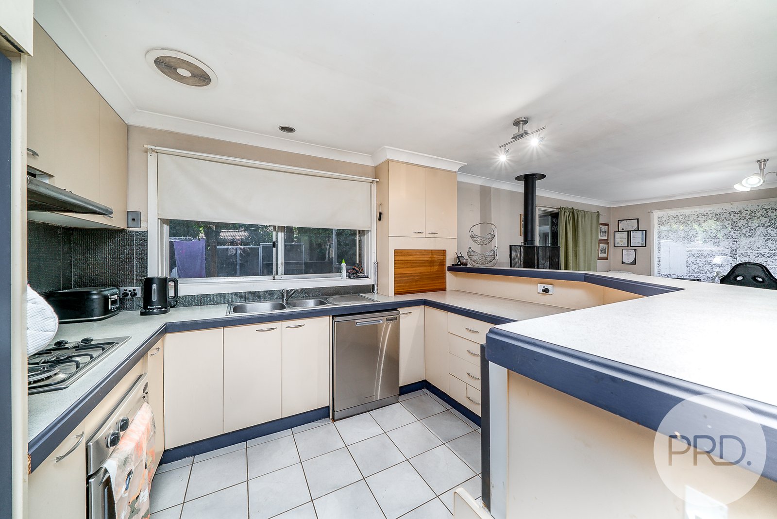 5 Oleander Crescent LAKE ALBERT 2