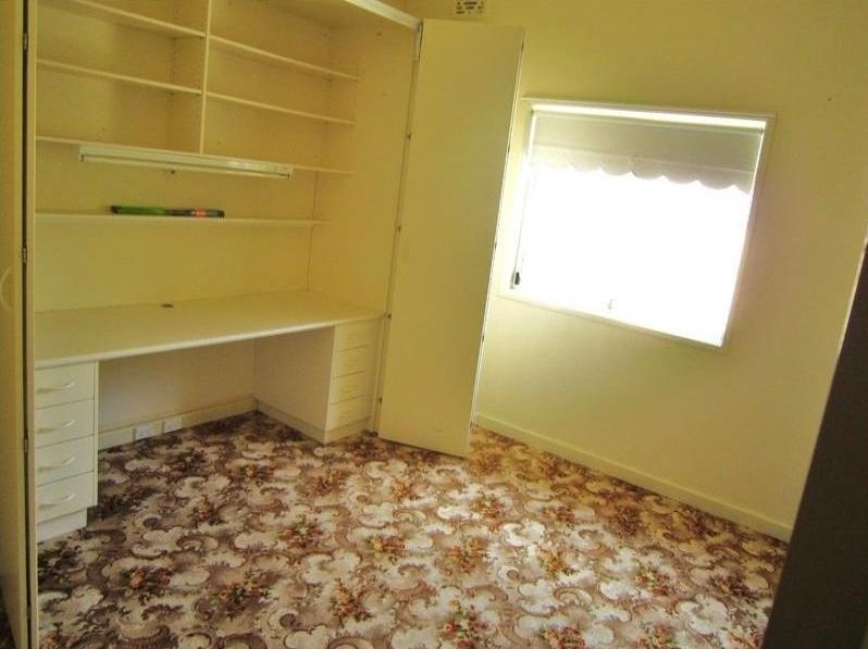 5 Olympic Parade KANGAROO FLAT 7