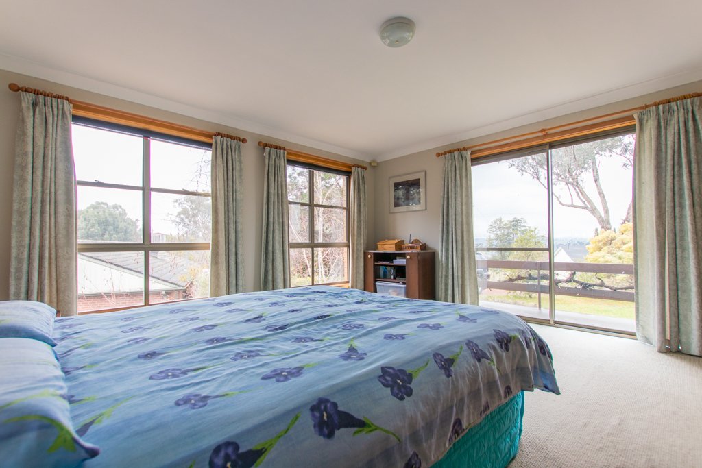 5 Orana Crescent TUMUT 9