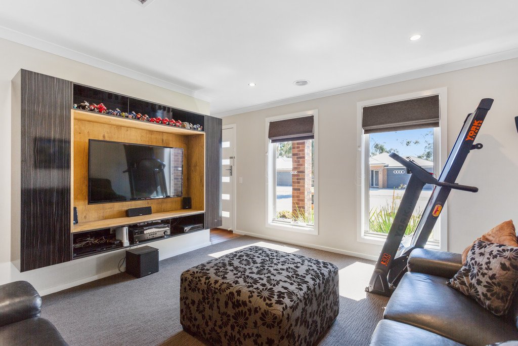 5 Ormond Drive MARONG 8