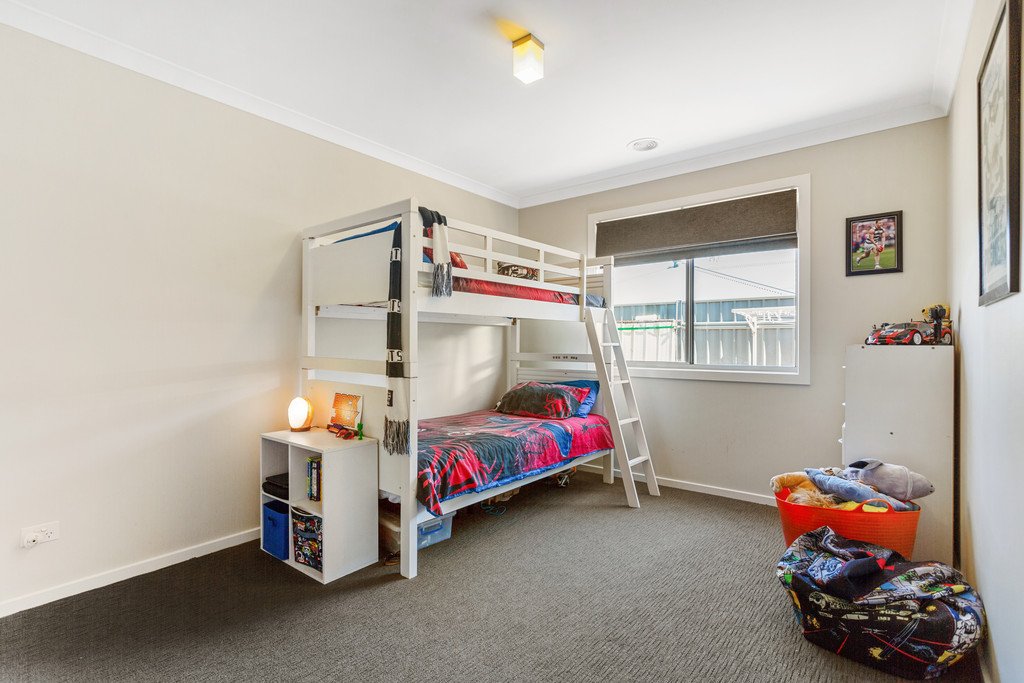 5 Ormond Drive MARONG 15