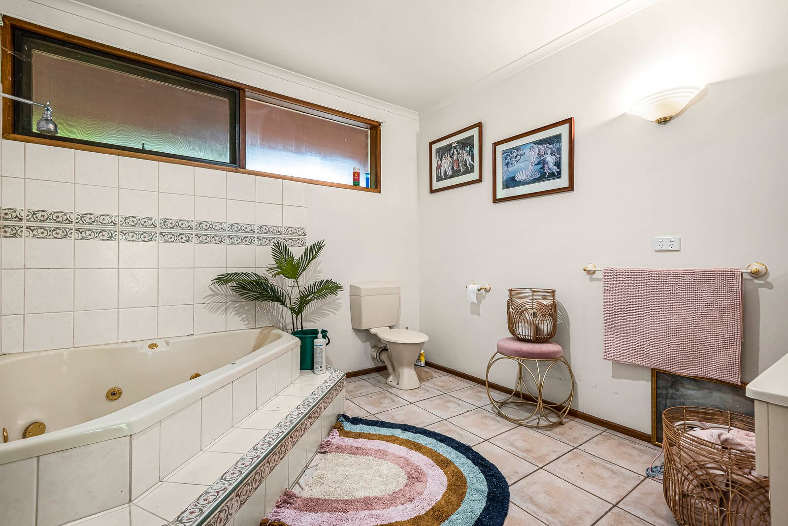 Real Estate and Property in 5 Para Court, Doncaster, VIC