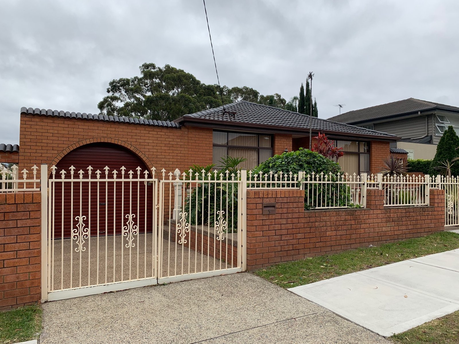 5 PARKSIDE Drive KOGARAH BAY 1