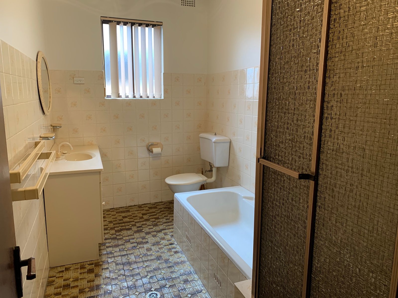 5 PARKSIDE Drive KOGARAH BAY 8