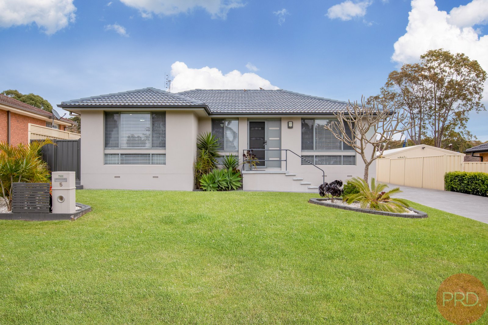 5 Pepler Place THORNTON 1