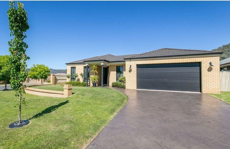 5 Percival Court GLENROY 1
