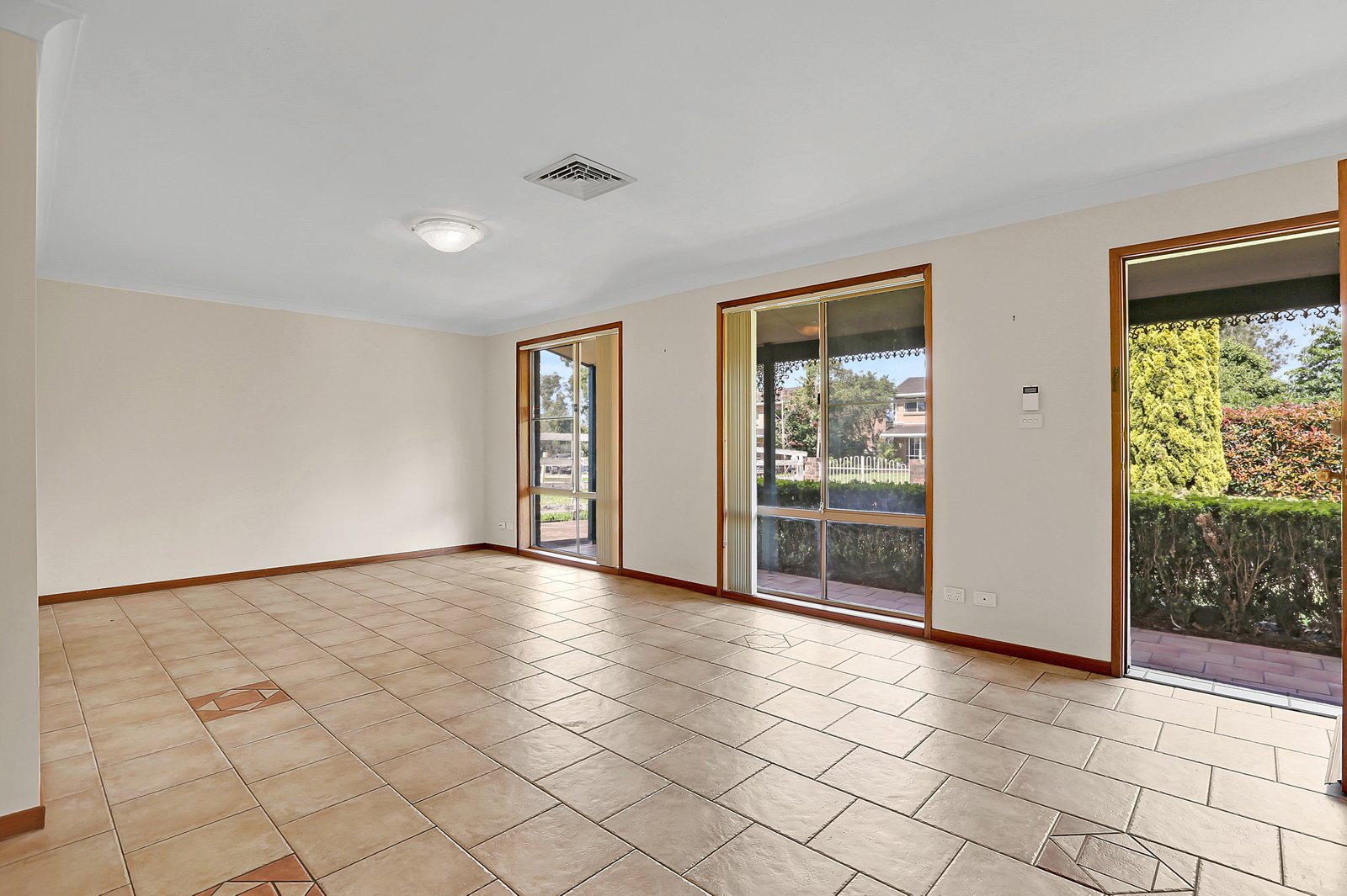 5 Pharlap Avenue KEMBLA GRANGE 3