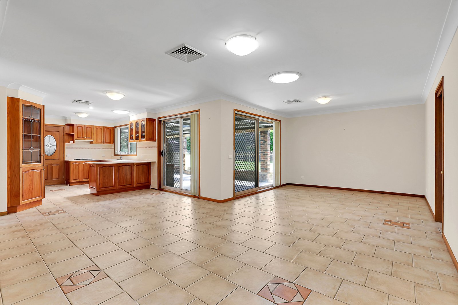 5 Pharlap Avenue KEMBLA GRANGE 4