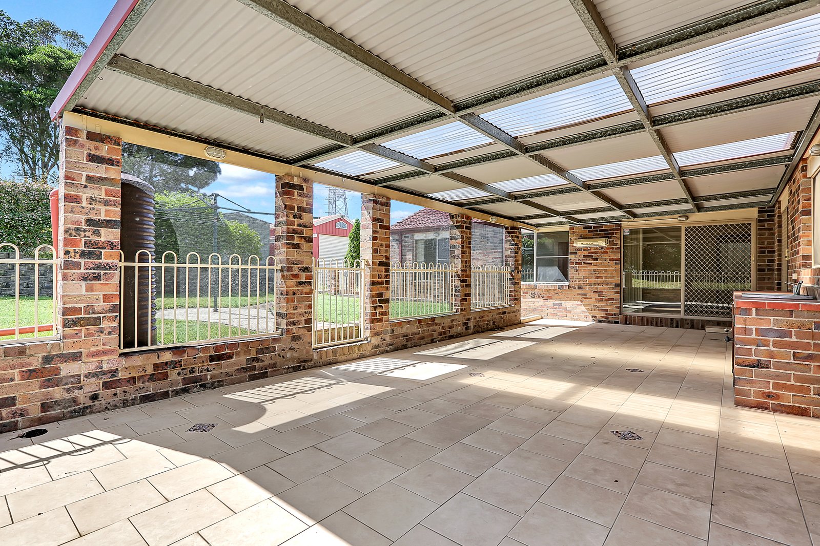 5 Pharlap Avenue KEMBLA GRANGE 5