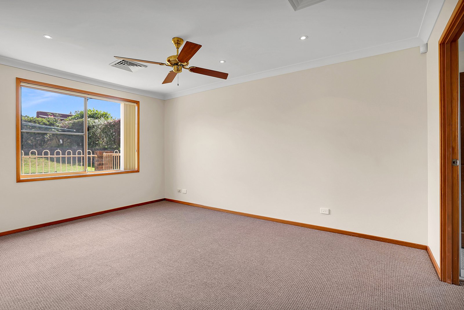 5 Pharlap Avenue KEMBLA GRANGE 10