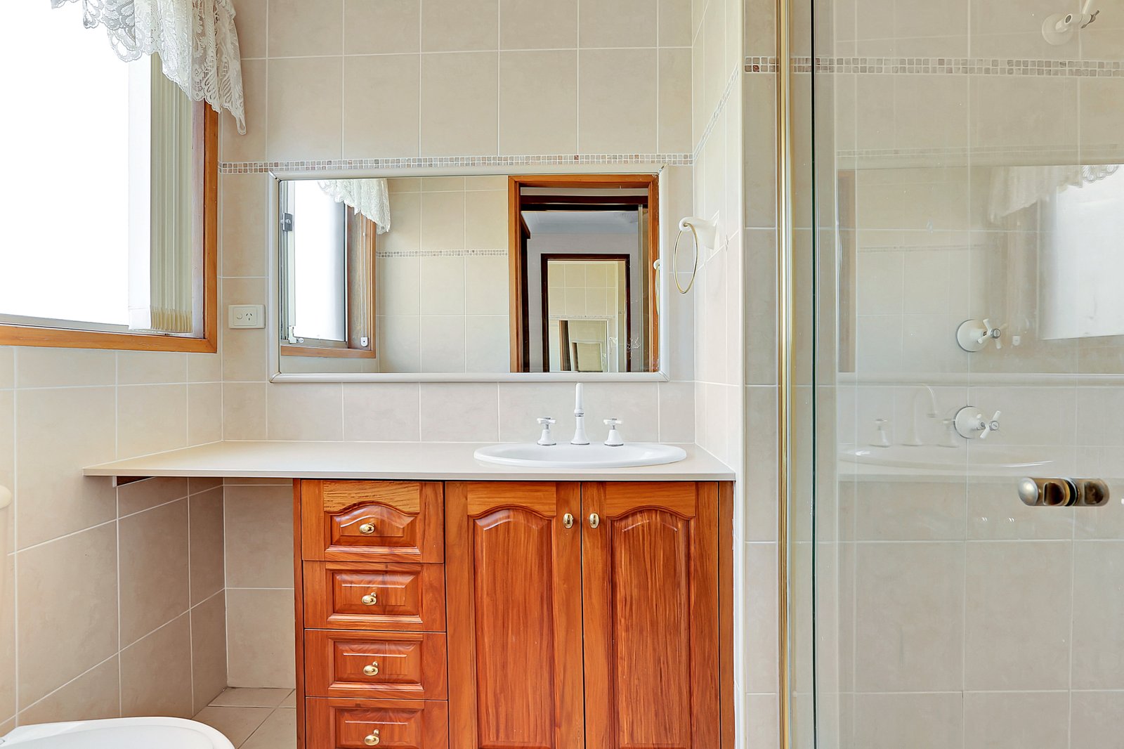 5 Pharlap Avenue KEMBLA GRANGE 11