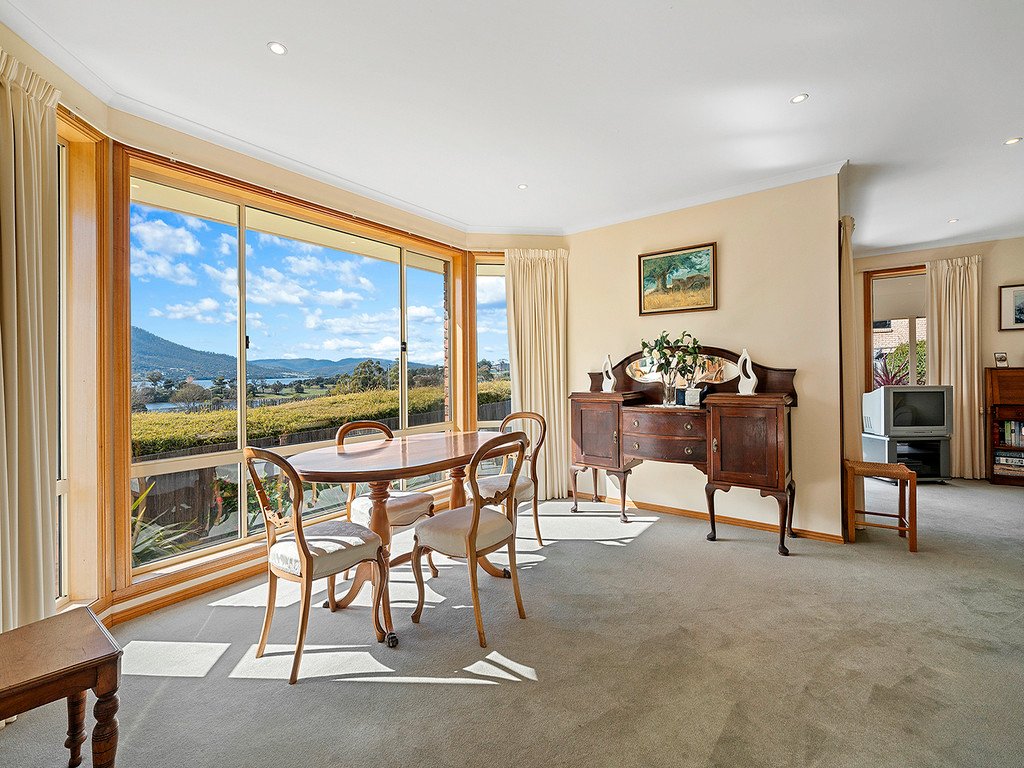 5 Pinot Court BERRIEDALE 9