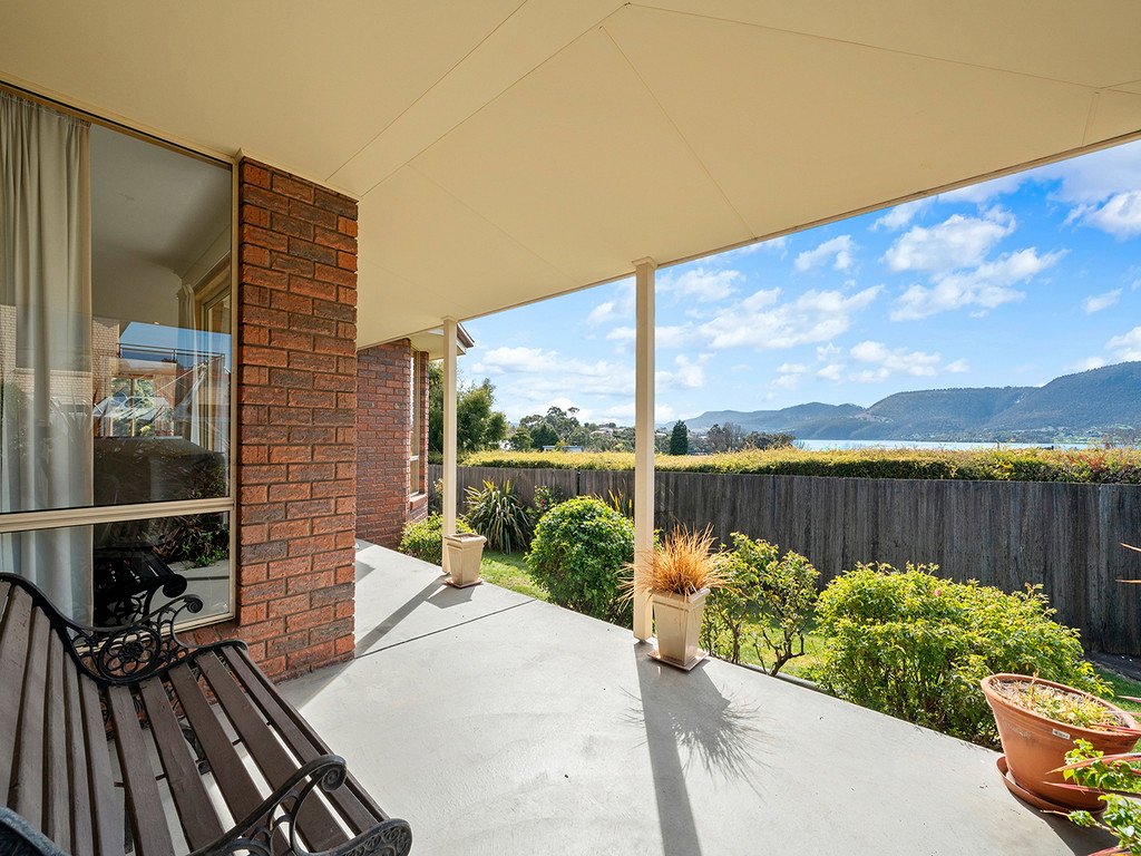 5 Pinot Court BERRIEDALE 20