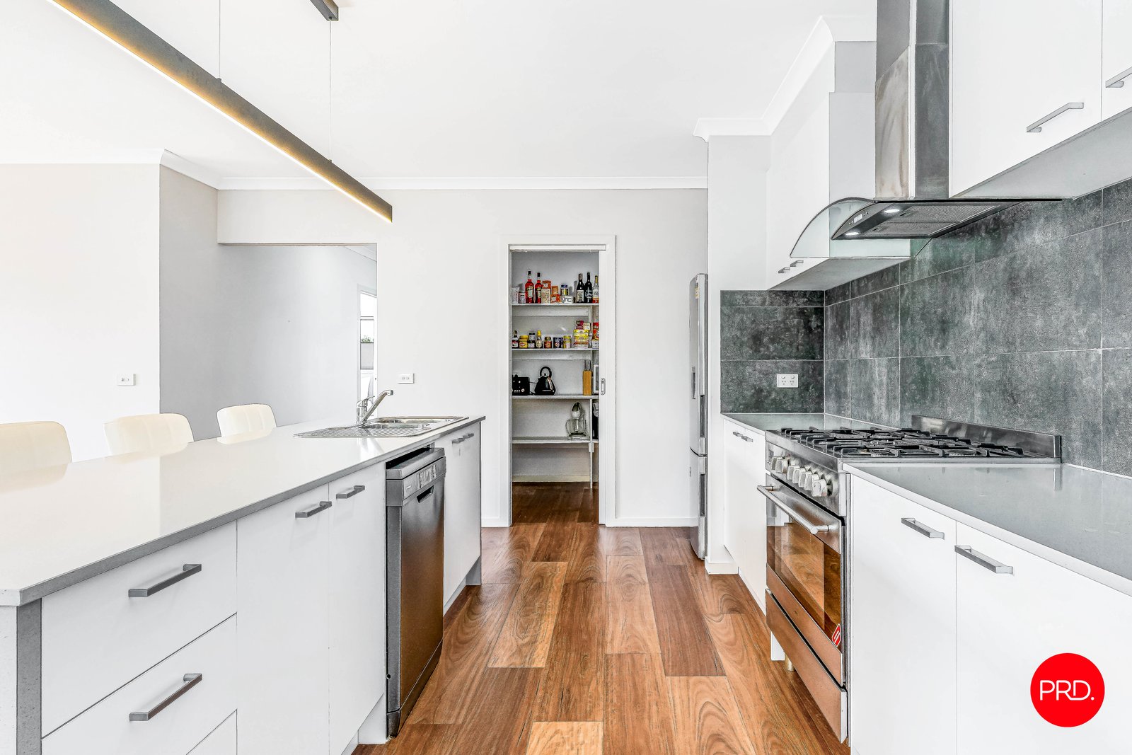 5 Pitt Place STRATHFIELDSAYE 8