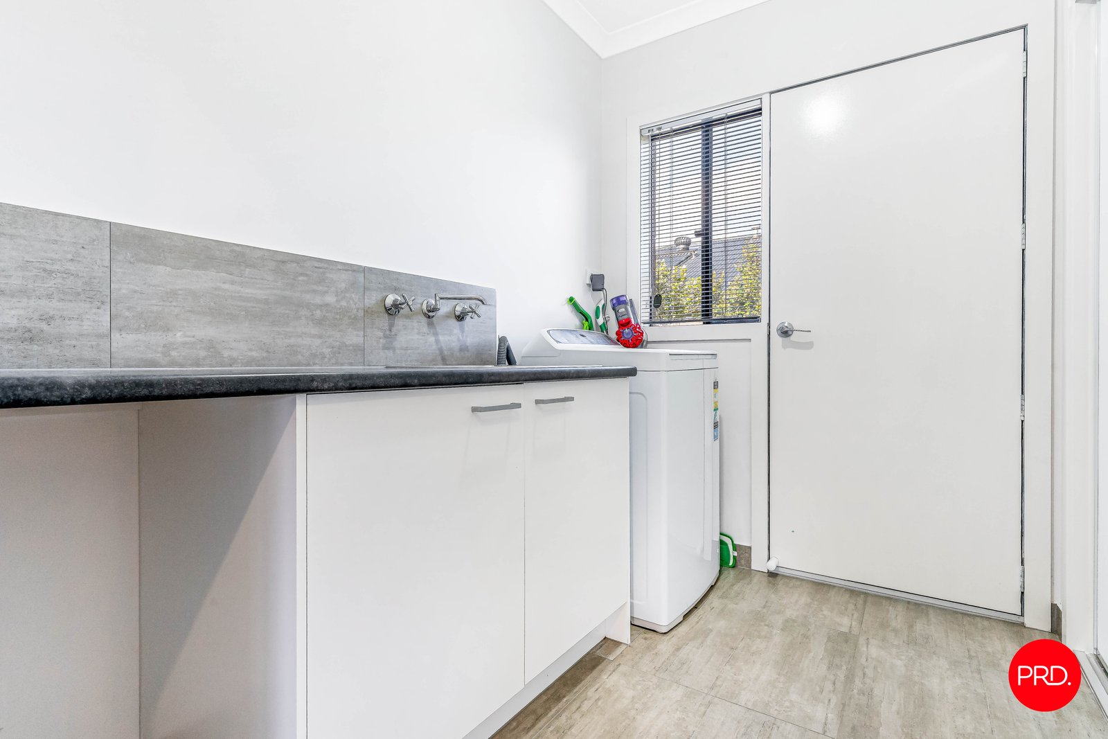 5 Pitt Place STRATHFIELDSAYE 16