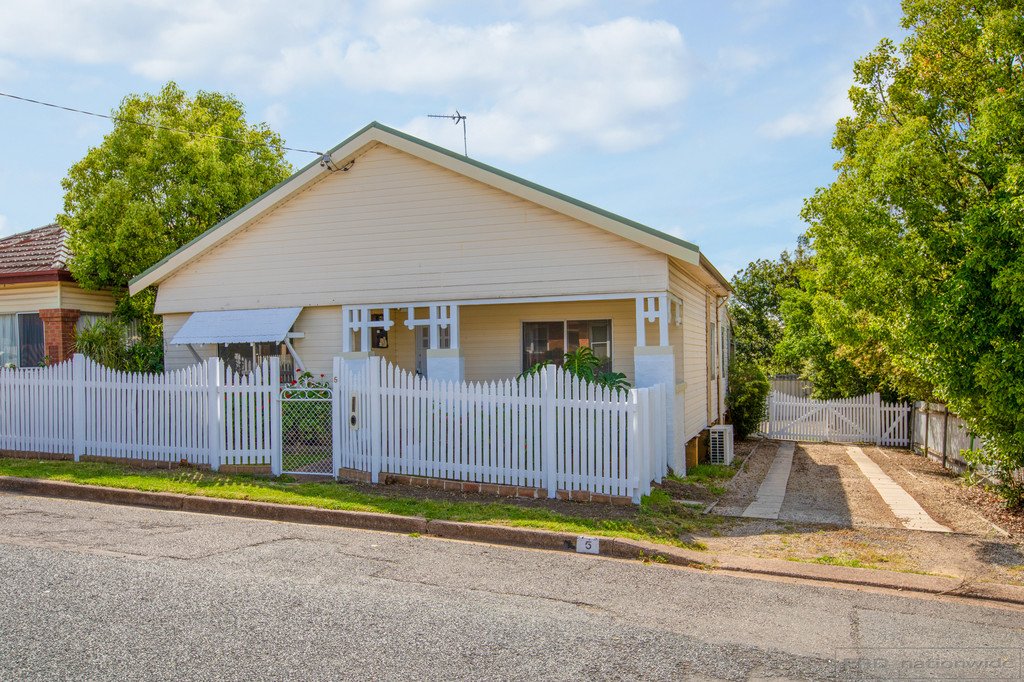 5 Porter Avenue EAST MAITLAND 1