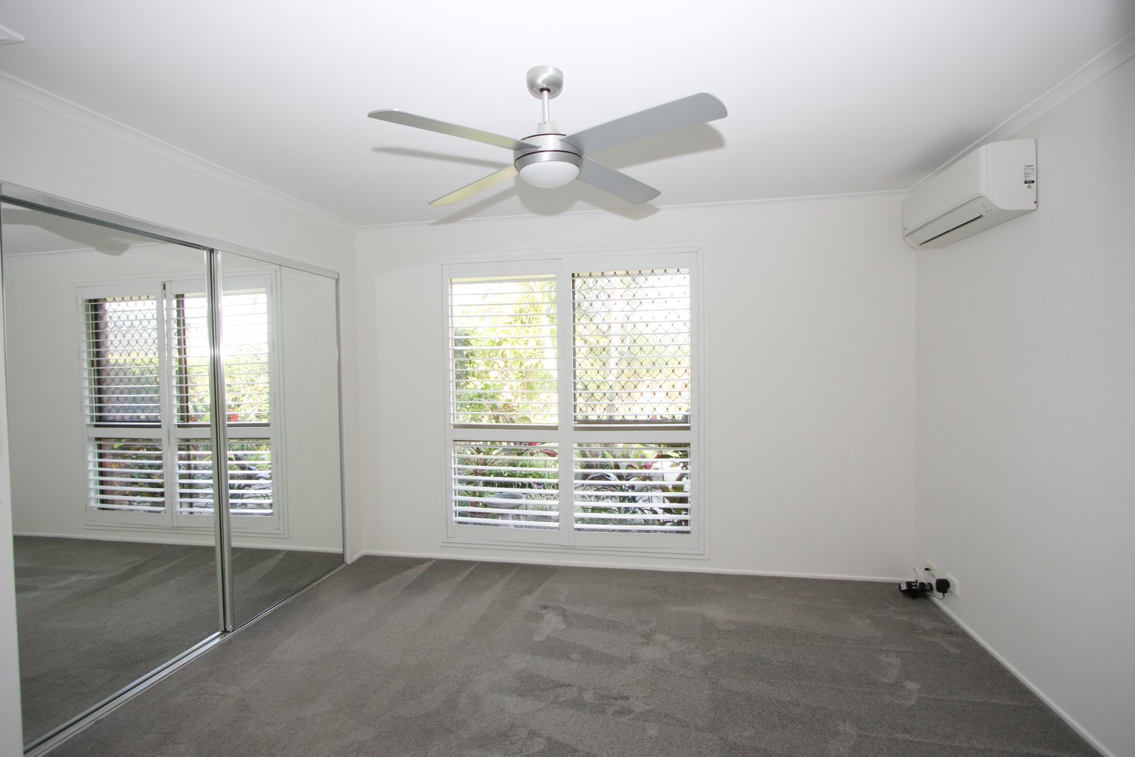 5 Primrose Court HOLLYWELL 11