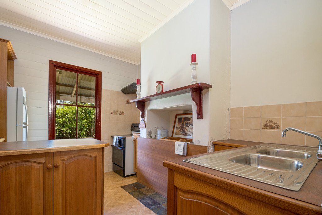 5 Prince Edward Drive DAPTO 4