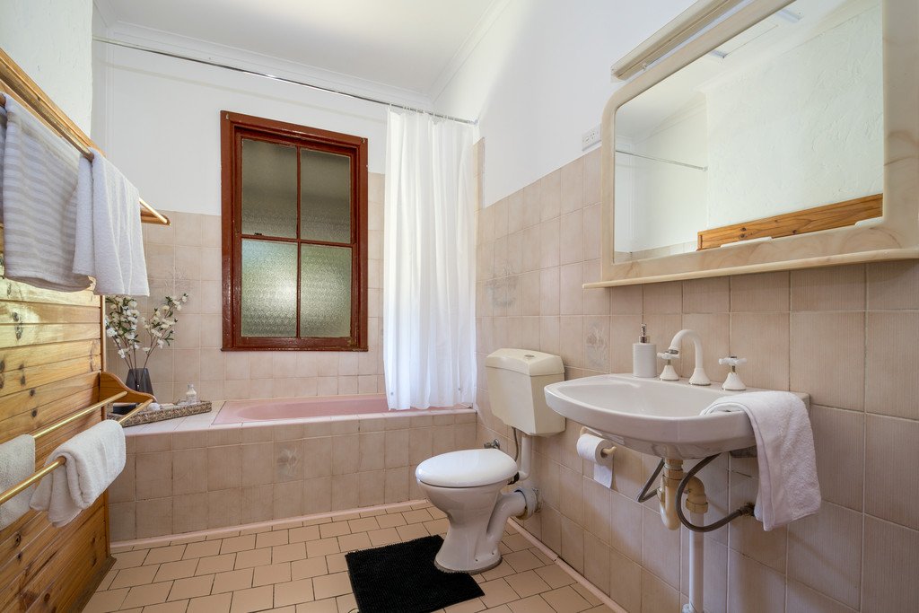 5 Prince Edward Drive DAPTO 8