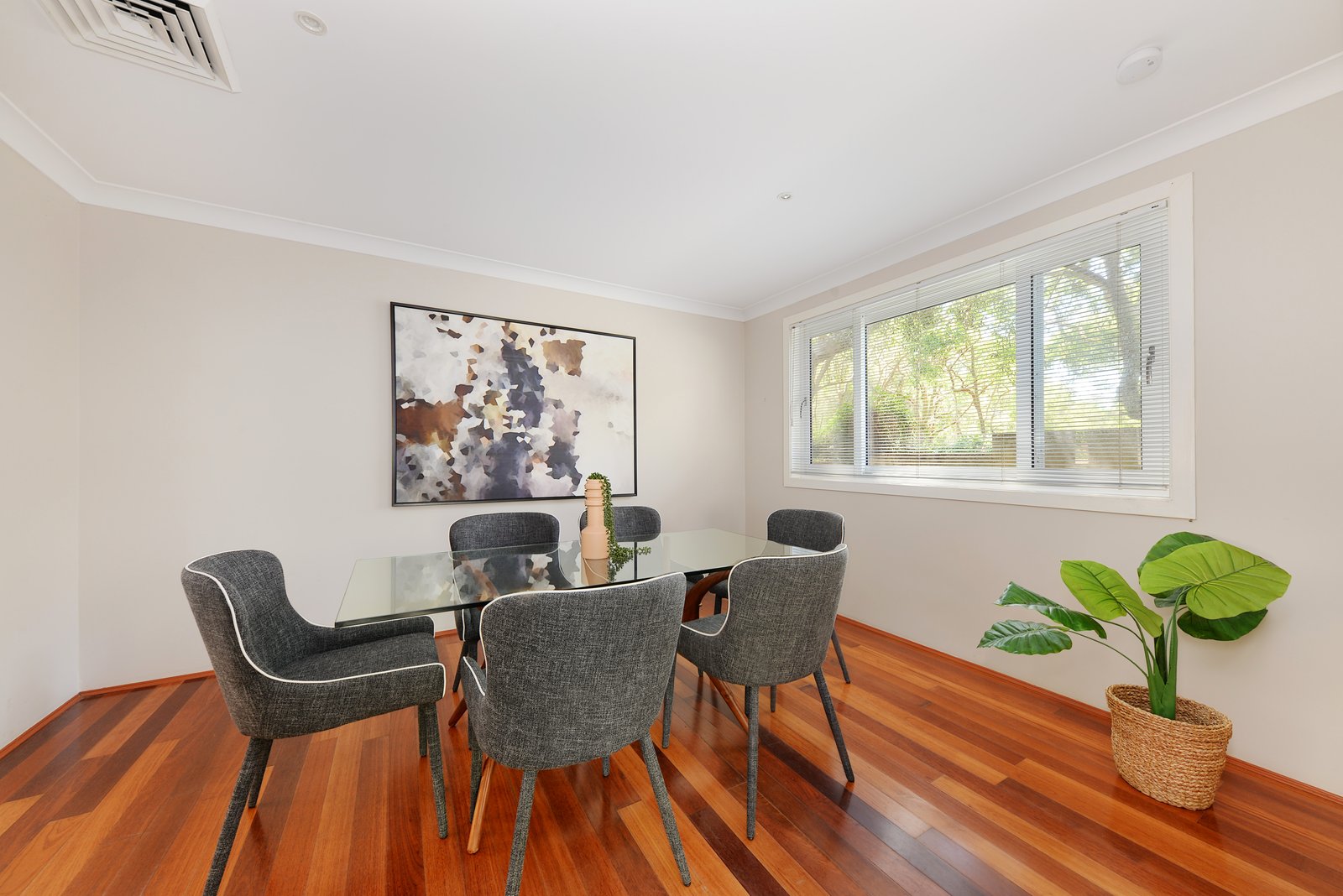 5 Prothero Place PAGEWOOD 8
