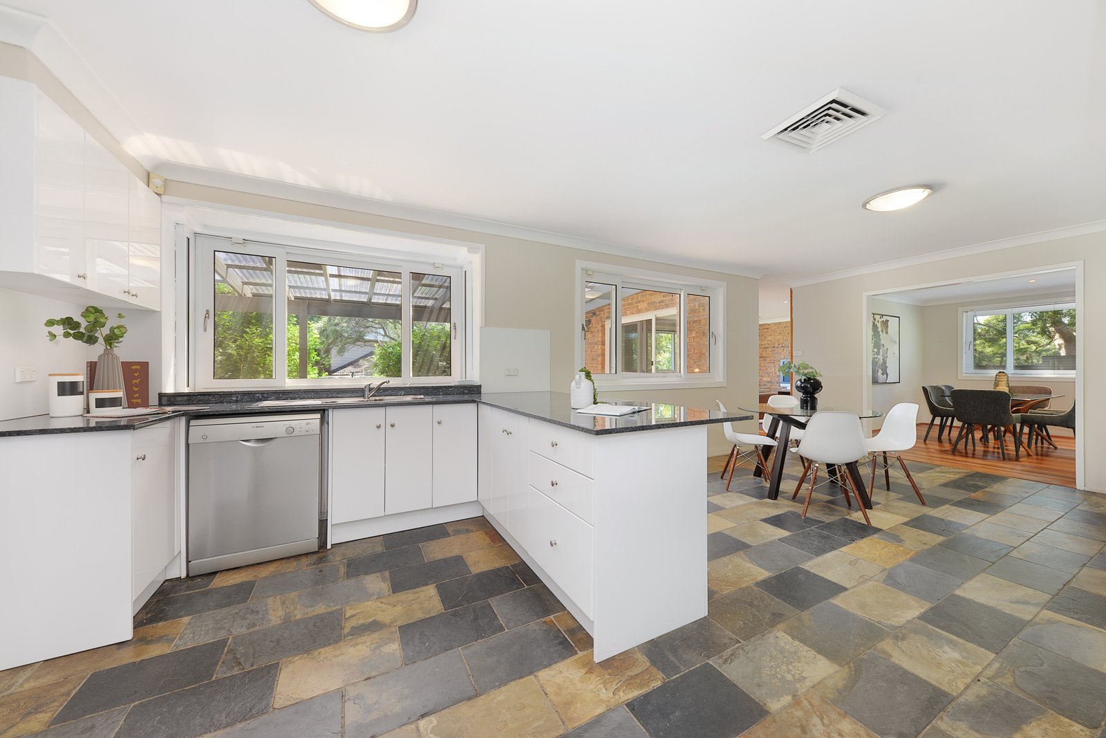 5 Prothero Place PAGEWOOD 16