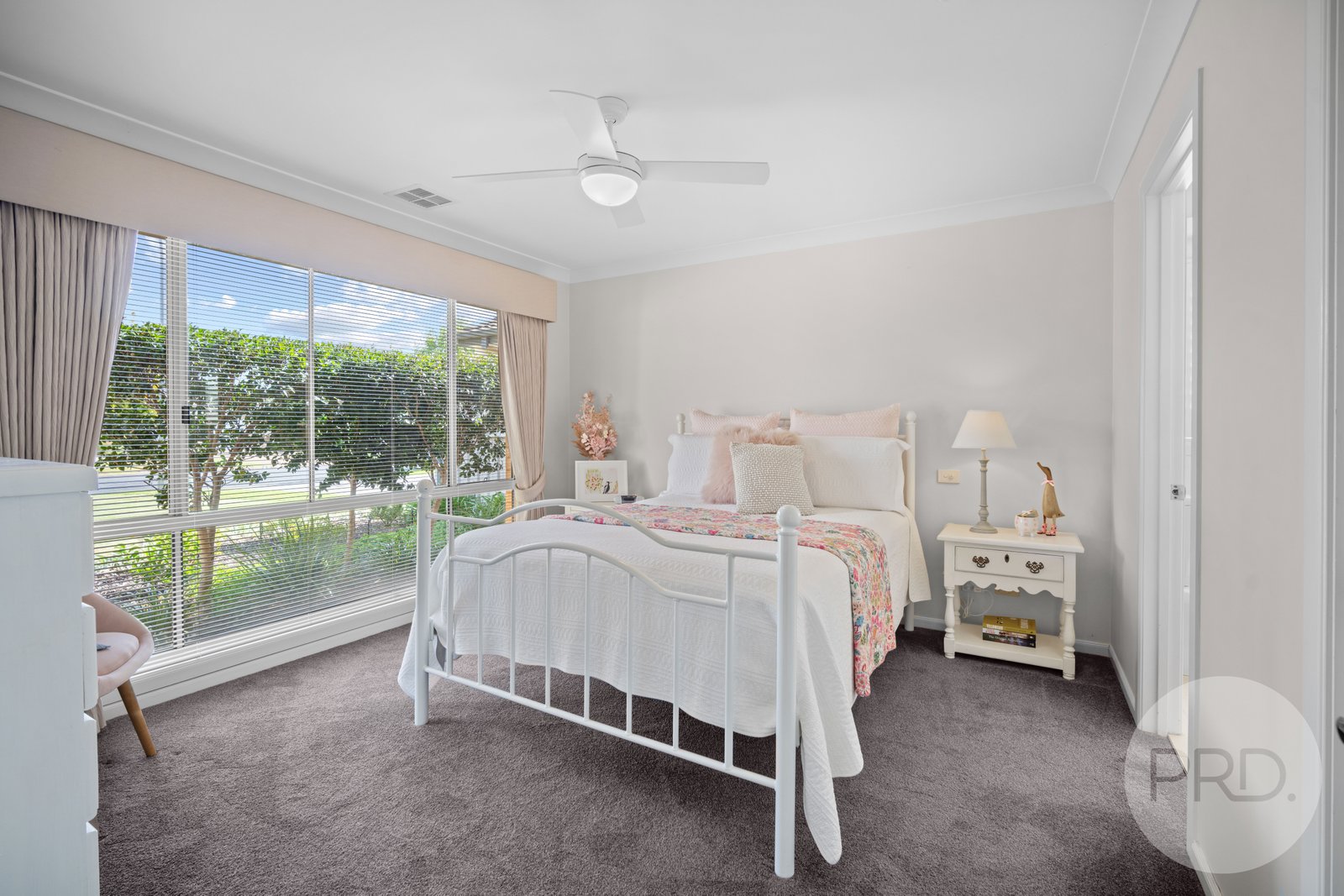 5 Raeburn Crescent LAKE ALBERT 7