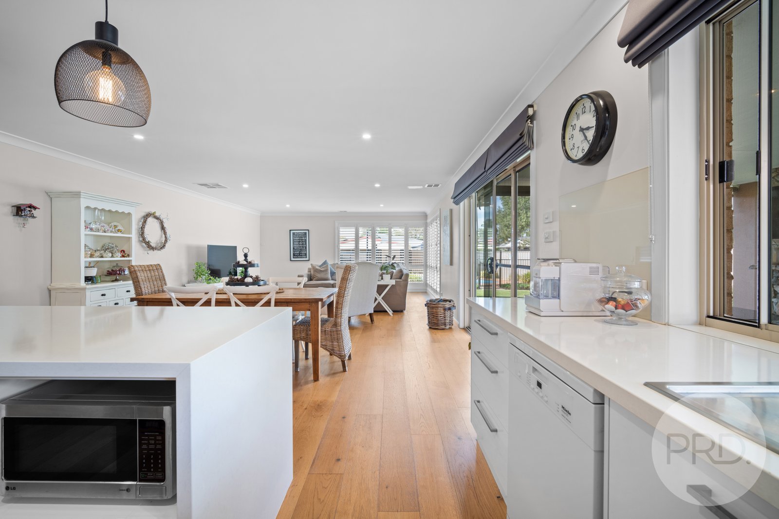 5 Raeburn Crescent LAKE ALBERT 13