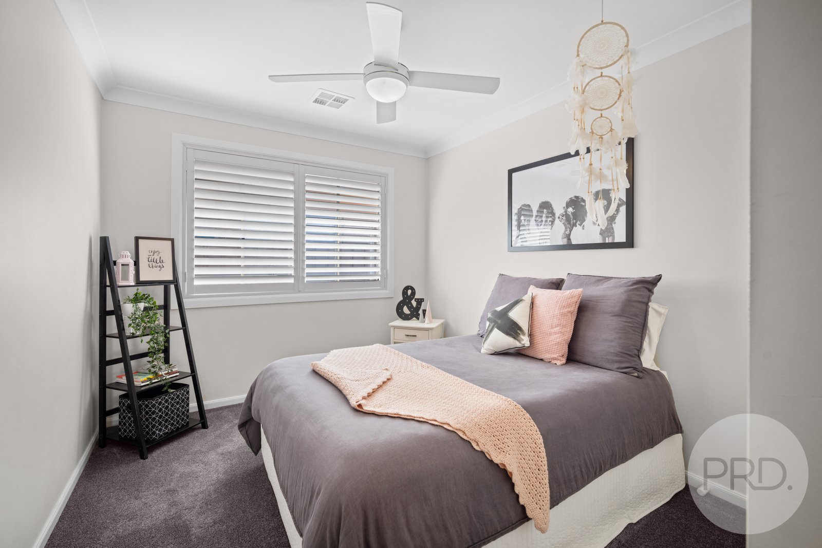 5 Raeburn Crescent LAKE ALBERT 16