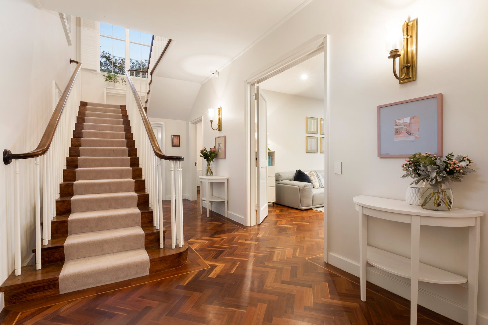 Real Estate and Property in 5 Raheen Drive, Kew, VIC