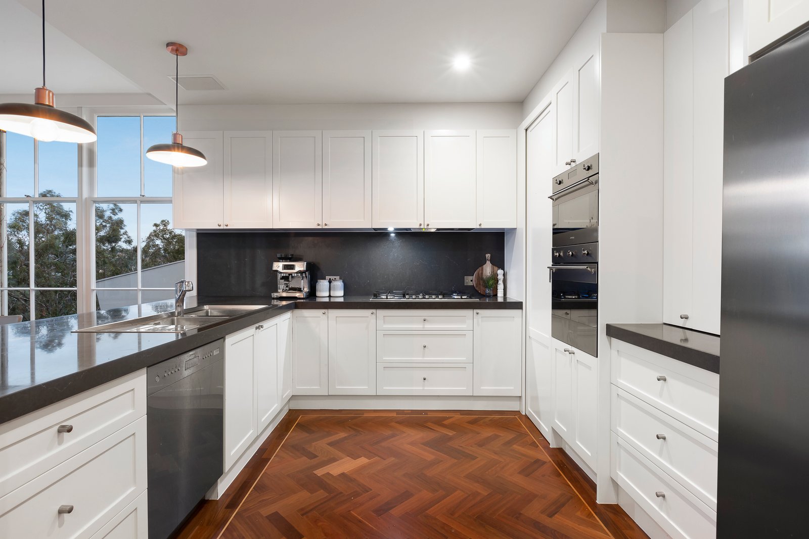 Real Estate and Property in 5 Raheen Drive, Kew, VIC