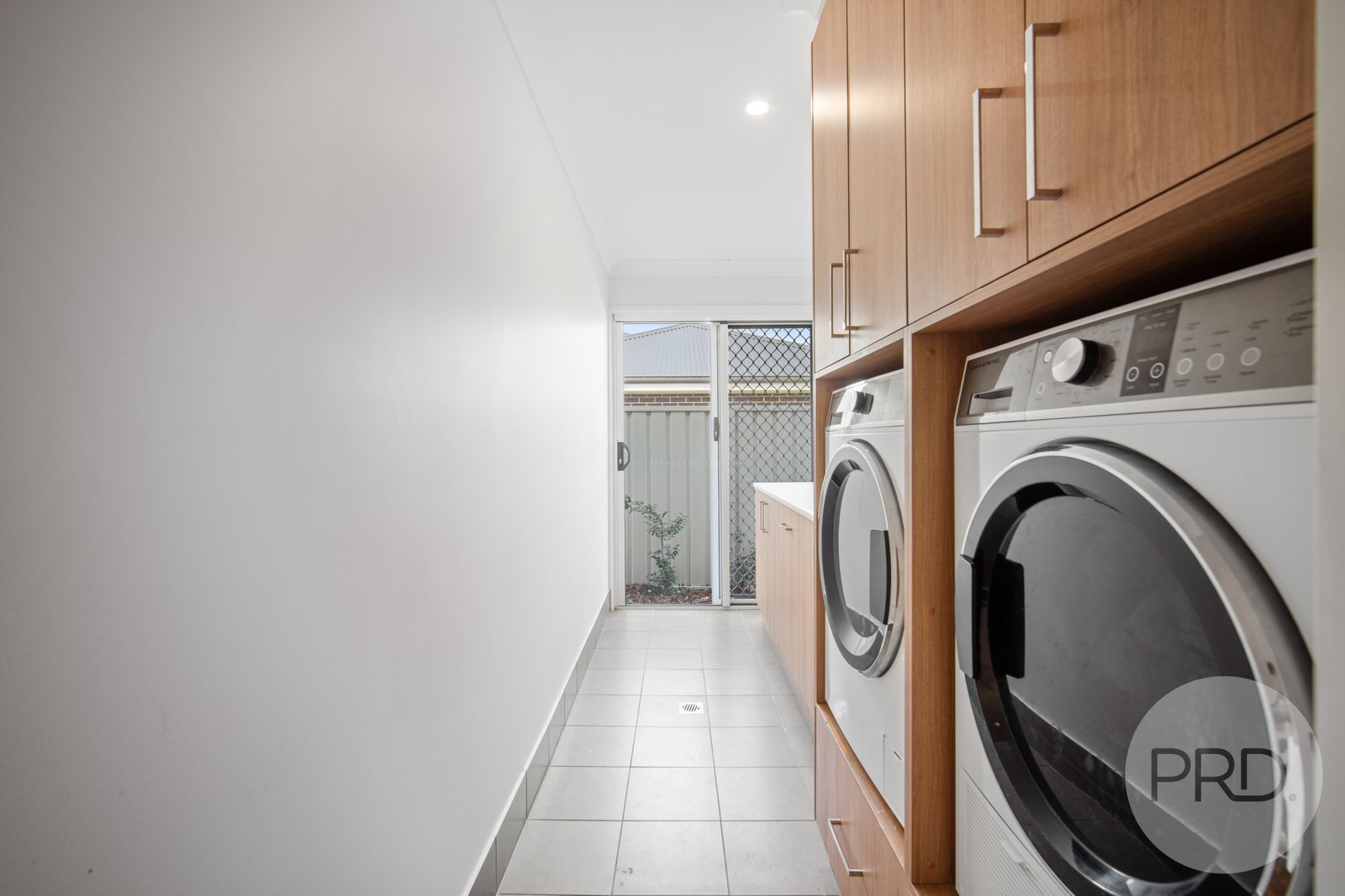 5 Rainbow Drive ESTELLA 16