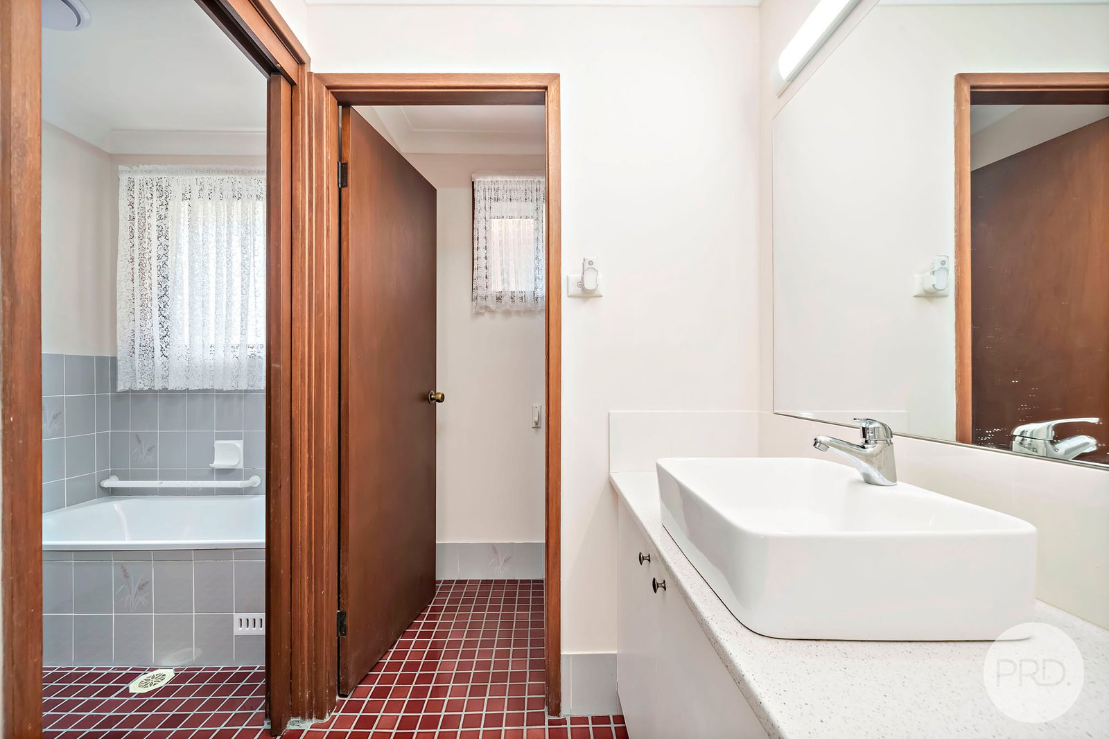 5 Raiss Close LEMON TREE PASSAGE 7