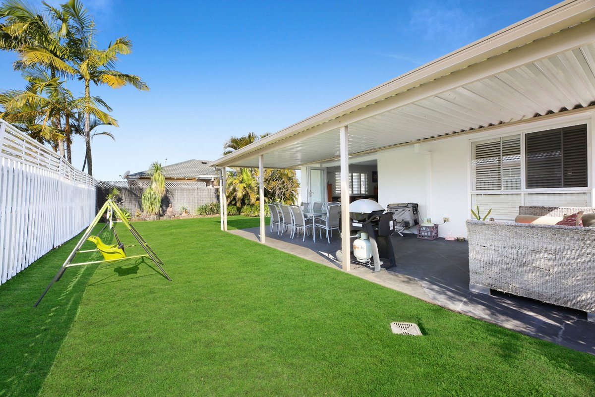 5 Redwing Court Burleigh Waters 6