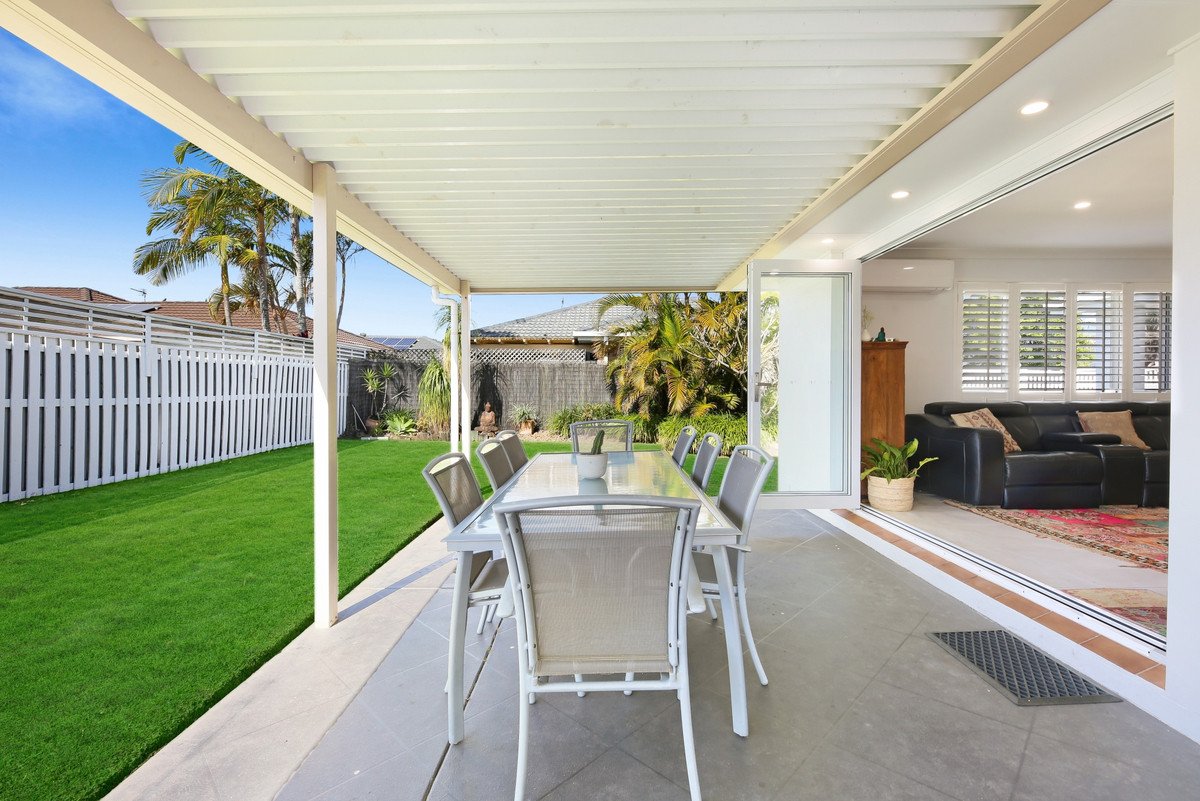 5 Redwing Court Burleigh Waters 8